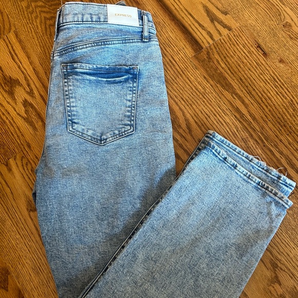 Express Jeans - Picture 2 of 3